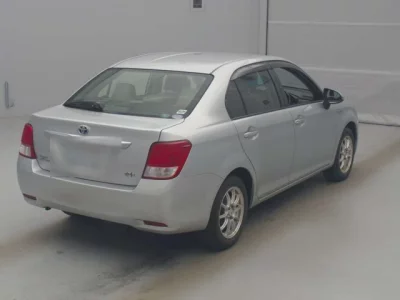Toyota COROLLA AXIO  с аукциона в Японии