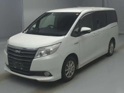 Toyota NOAH  с аукциона в Японии