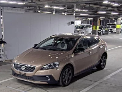 Volvo V40  с аукциона в Японии