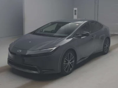 Toyota PRIUS  с аукциона в Японии