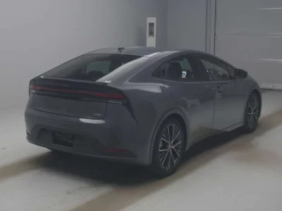 Toyota PRIUS  с аукциона в Японии