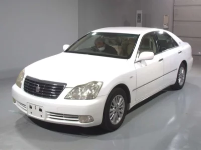 Toyota CROWN  с аукциона в Японии