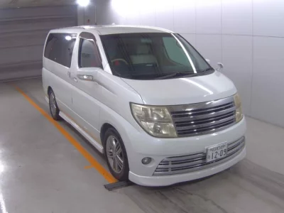 Nissan ELGRAND  с аукциона в Японии