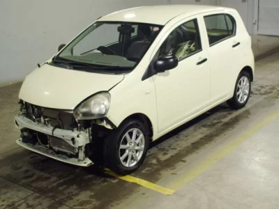 Toyota PIXIS EPOCH  с аукциона в Японии