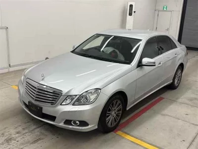 Mercedes-Benz E CLASS  с аукциона в Японии
