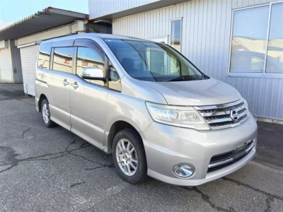 Nissan SERENA  с аукциона в Японии