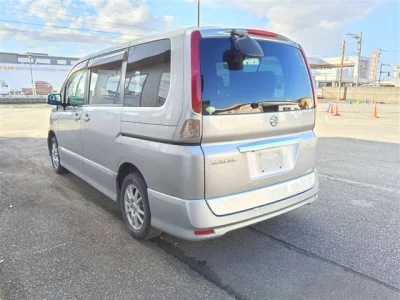 Nissan SERENA  с аукциона в Японии