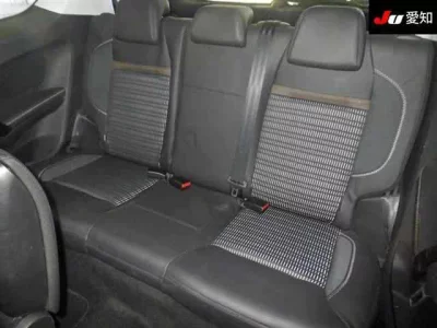 Peugeot 208  с аукциона в Японии