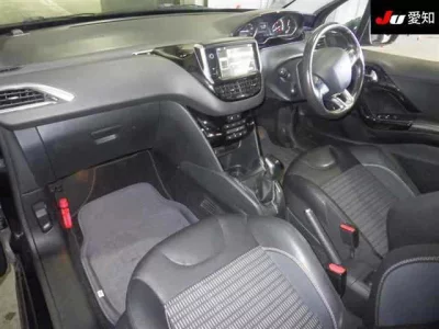 Peugeot 208  с аукциона в Японии