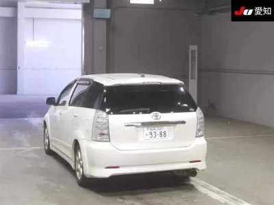 Toyota WISH  с аукциона в Японии