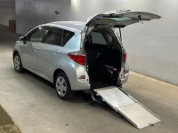 Toyota RACTIS лот № 1084 оценка 3.5  с аукциона в Японии 1