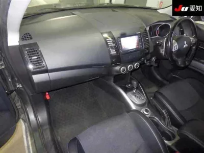 Mitsubishi OUTLANDER  с аукциона в Японии