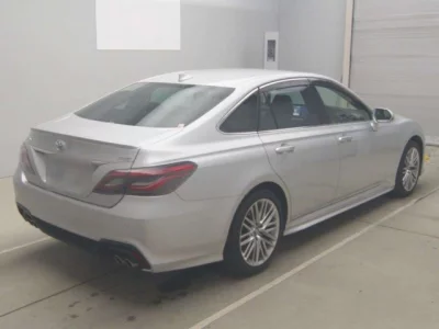 Toyota CROWN  с аукциона в Японии