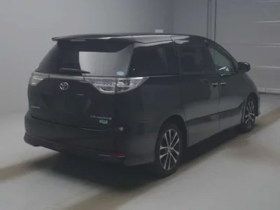 Toyota ESTIMA  с аукциона в Японии