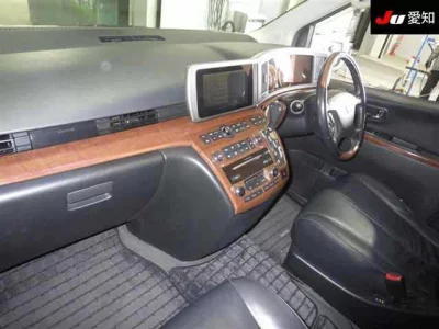 Nissan ELGRAND  с аукциона в Японии