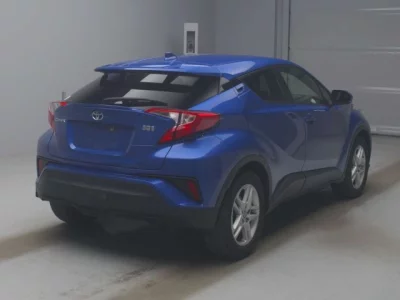 Toyota C-HR  с аукциона в Японии
