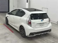 Toyota AQUA лот № 30013 оценка 3.5  с аукциона в Японии 1