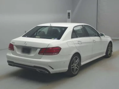 Mercedes-Benz E CLASS  с аукциона в Японии