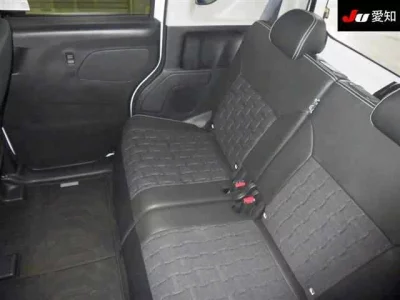 Mitsubishi DELICA MINI  с аукциона в Японии