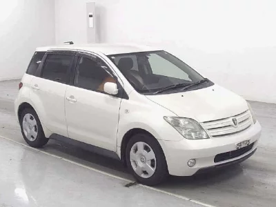 Toyota IST  с аукциона в Японии