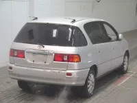 Toyota IPSUM лот № 7005 оценка 3  с аукциона в Японии 3