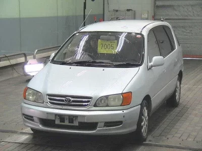Toyota IPSUM  с аукциона в Японии