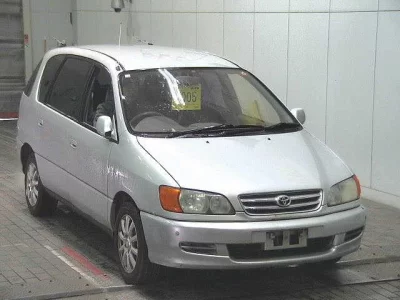 Toyota IPSUM  с аукциона в Японии