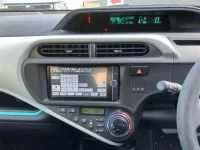 Toyota AQUA лот № 30021 оценка 4  с аукциона в Японии 5