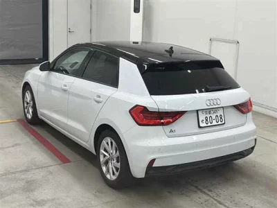Audi A1  с аукциона в Японии