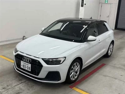 Audi A1  с аукциона в Японии