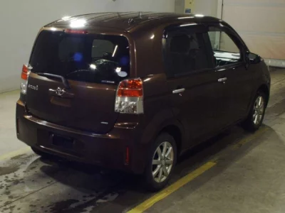 Toyota SPADE  с аукциона в Японии