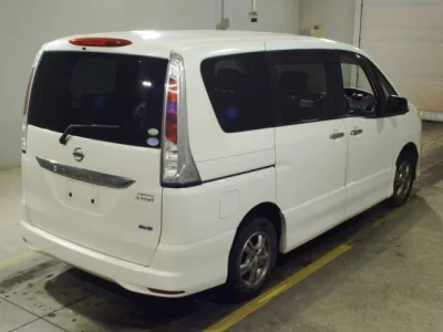 Nissan SERENA  с аукциона в Японии