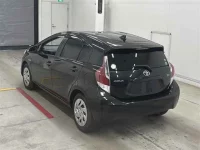 Toyota AQUA лот № 30025 оценка R  с аукциона в Японии 1