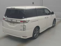 Nissan ELGRAND лот № 70094 оценка 3.5  с аукциона в Японии 1