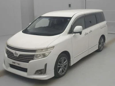 Nissan ELGRAND  с аукциона в Японии