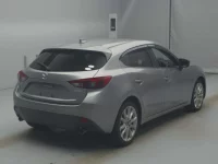 Mazda AXELA лот № 70013 оценка R  с аукциона в Японии 1