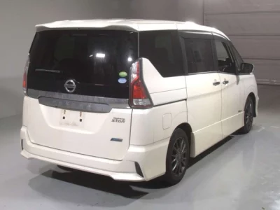 Nissan SERENA  с аукциона в Японии