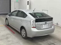 Toyota PRIUS лот № 30030 оценка R  с аукциона в Японии 1