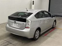 Toyota PRIUS лот № 30030 оценка R  с аукциона в Японии 4