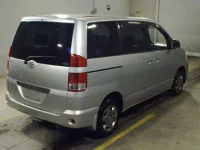 Toyota NOAH лот № 7229 оценка R  с аукциона в Японии 1