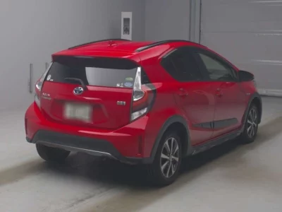 Toyota AQUA  с аукциона в Японии