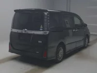 Toyota VOXY лот № 20043 оценка RA  с аукциона в Японии 1