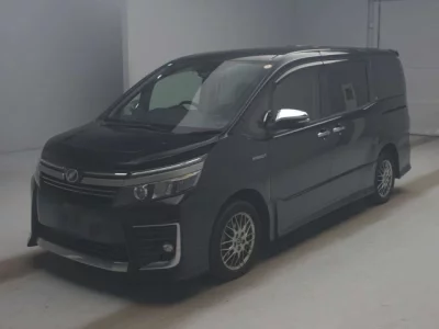 Toyota VOXY  с аукциона в Японии