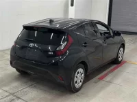 Toyota AQUA лот № 30035 оценка 4  с аукциона в Японии 4