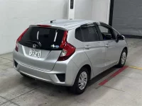 Honda FIT лот № 30037 оценка 4  с аукциона в Японии 4