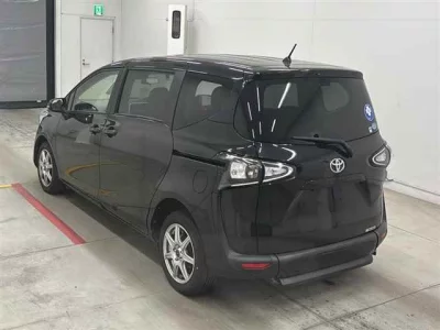 Toyota SIENTA  с аукциона в Японии