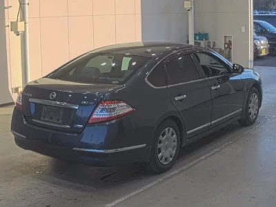 Nissan TEANA  с аукциона в Японии