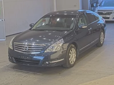 Nissan TEANA  с аукциона в Японии