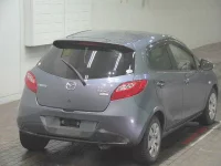 Mazda DEMIO лот № 7040 оценка 3  с аукциона в Японии 3