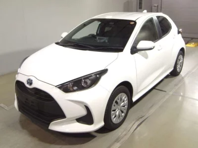 Toyota YARIS  с аукциона в Японии